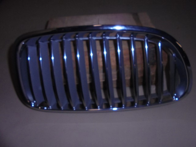 BMW_5er_F10_F11_Ziergitter_Front_rechts_F10_F11_51137203650_3_