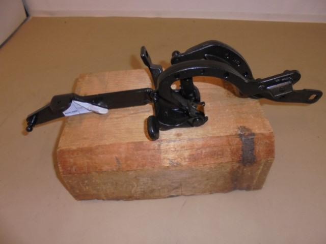 BMW_5er_F11_LCI_Scharnier_Heckklappe_links_41627206641_3_