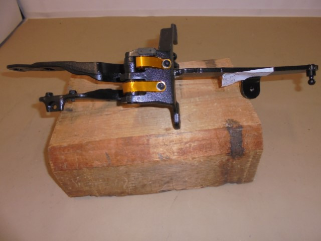 BMW_5er_F11_LCI_Scharnier_Heckklappe_links_41627206641_5_