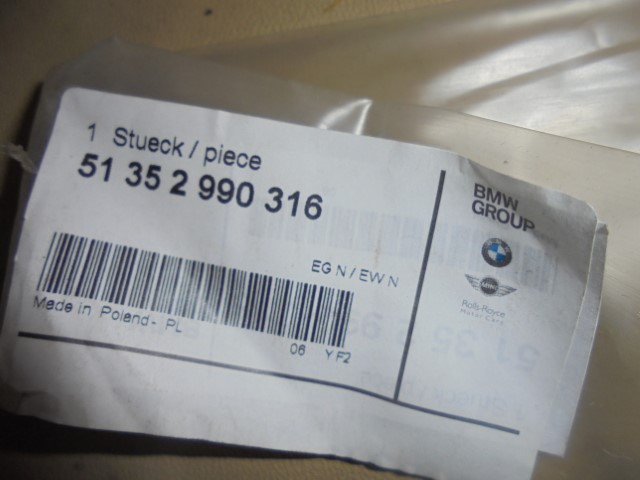 BMW_X1_E84_SAV_Schachtabdeckung_T_r_aussen_hinten_re_51352990316_4_