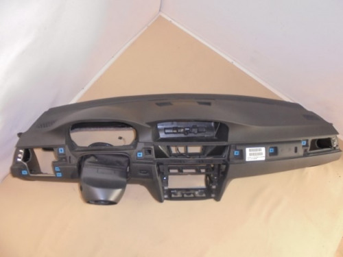 Cockpit_BMW_3er_E90_E91_mit_Navi_und_BFA_10_