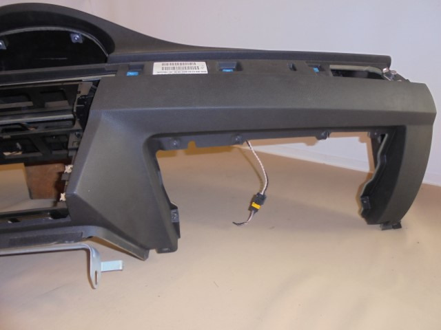 Cockpit_BMW_3er_E90_E91_mit_Navi_und_BFA_4_