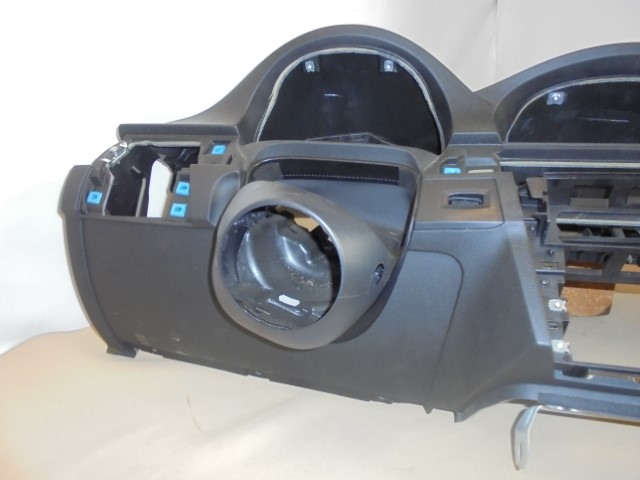 Cockpit_BMW_3er_E90_E91_mit_Navi_und_BFA_6_