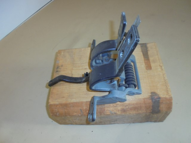 Heckklappenscharnier_BMW_E61_Touring_rechts_2_