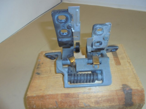 Heckklappenscharnier_BMW_E61_Touring_rechts_3_