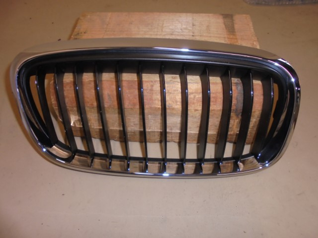 BMW_2er_Ziergitter_Front_rechts_F45_F46_51137300544_1_