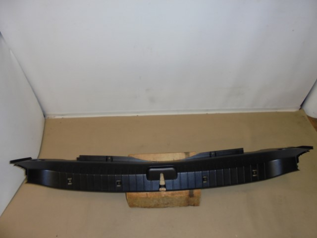 BMW_3er_E46_Blende_Ladekante_E46_51478208379_3_