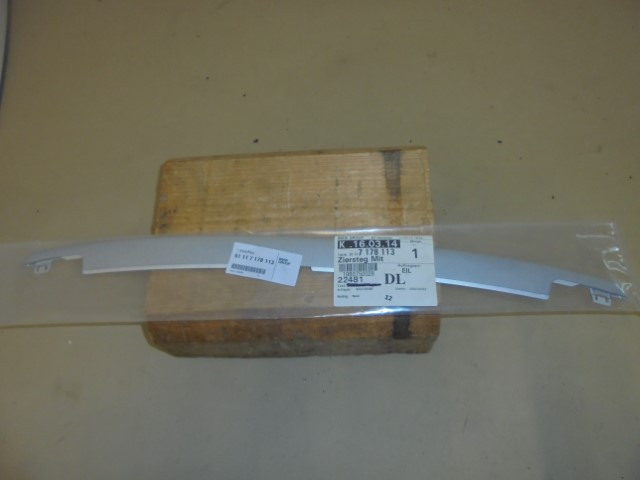 BMW_5er_Ziersteg_Mitte_E60_E61_51117178113_1_