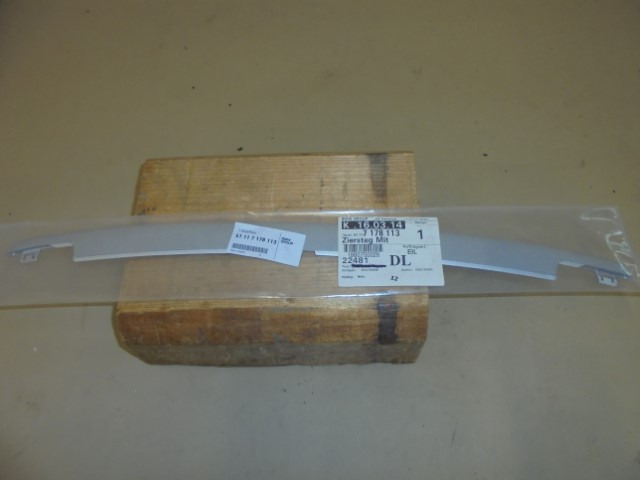 BMW_5er_Ziersteg_Mitte_E60_E61_51117178113_2_