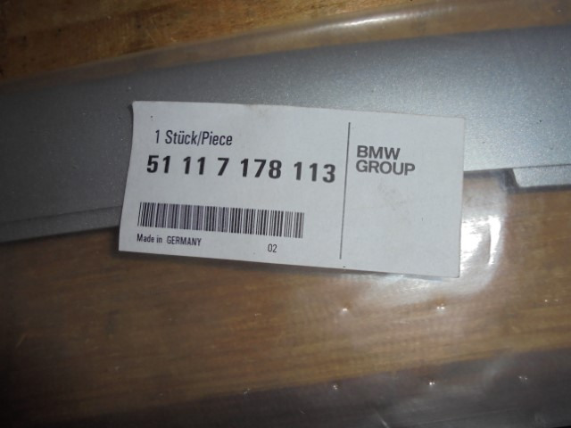 BMW_5er_Ziersteg_Mitte_E60_E61_51117178113_4_