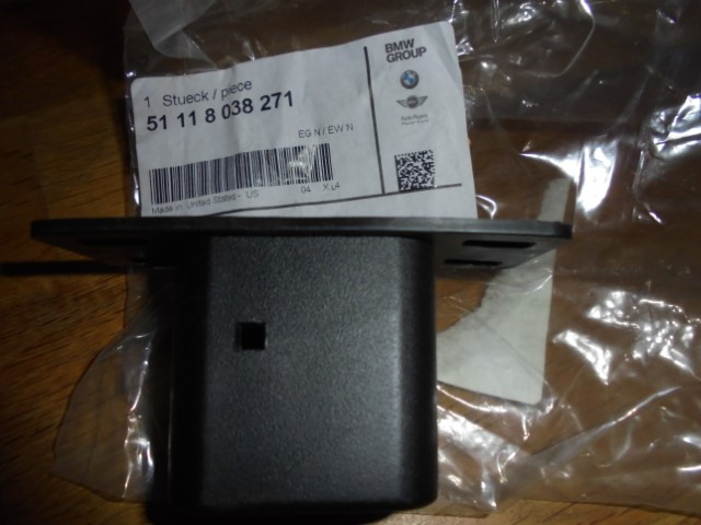 BMW_Halter_PDC_innen_links_51118038271_1_