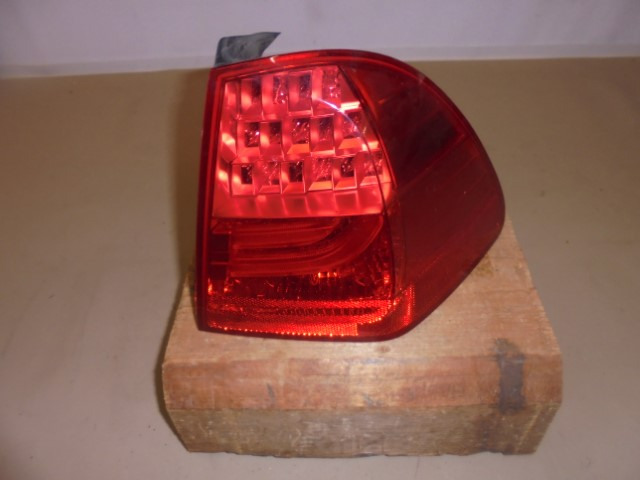 BMW_Heckleuchte_3er_E91_LCI_Touring_Seitenwand_rechts_63217289432_1_