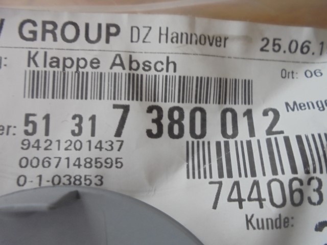 BMW_Klappe_Abschlepp_se_grundiert_rechts_F56_F56E_F57_51317380012_4_