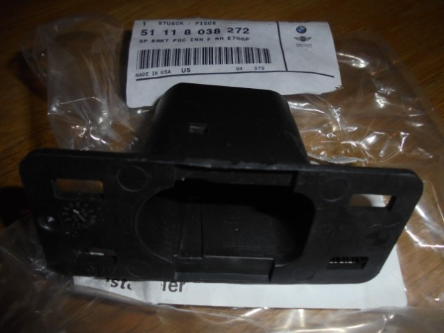 BMW_X5_Halter_PDC_innen_rechts_E70_51118038272_1_