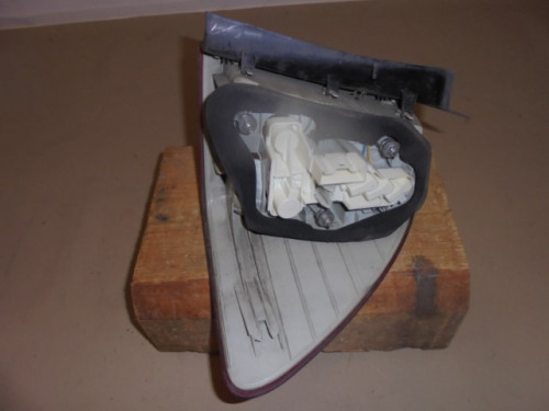 Heckleuchte_BMW_3er_E91_LCI_Touring_Seitenwand_links_63217289431_5_