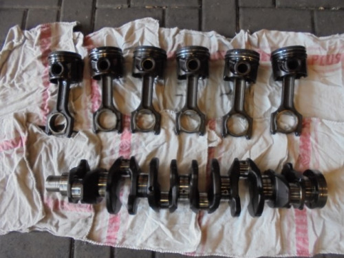 Kurbelweille_mit_6_Kolben_f_r_BMW_3_L_Diesel-Motor_1_