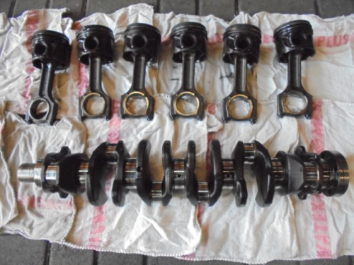 Kurbelweille_mit_6_Kolben_f_r_BMW_3_L_Diesel-Motor_2_