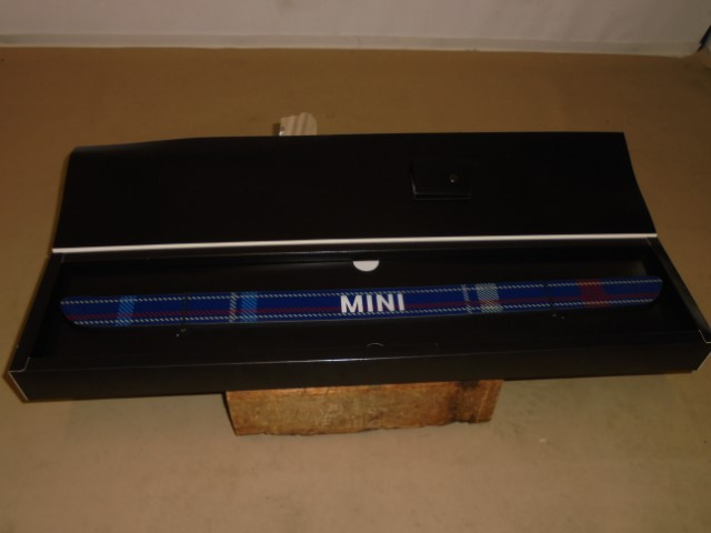 MINI_LED_Einstiegsleisten_F56_F56_BEV_F57_51472357728_2_