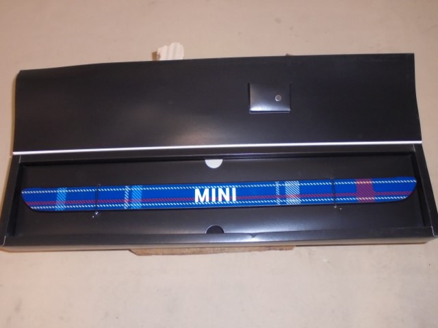 MINI_LED_Einstiegsleisten_F56_F56_BEV_F57_51472357728_3_