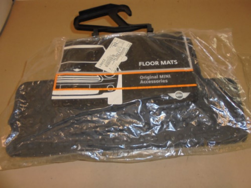 MINI_Satz_Gummimatten_hinten_schwarz_51472239747_1_