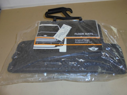 MINI_Satz_Gummimatten_hinten_schwarz_51472239747_2_