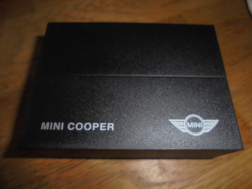 herpa-Modellauto_in_Klappbox_M_187_Mini_Cooper_2006_R56_puresilver-met_Dach_schwarz_Mini-Werbemodell_1_