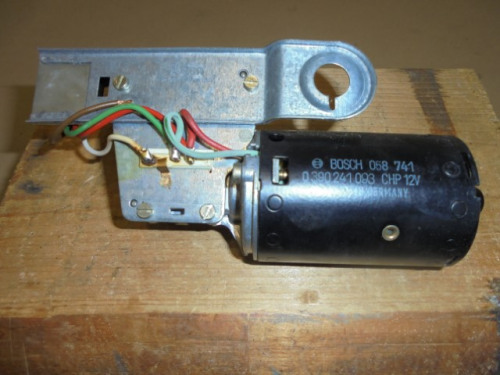 5er_BMW_E28_BOSCH_Scheibenwischermotor_BJ_81-87_Bosch-Nr_0390241093_5_