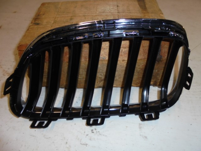 BMW_2er_M_Performance_Frontziergitter_Schwarz_hochglanz_F22_F23_51712336815_1_