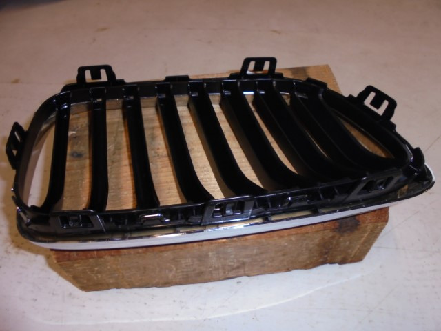 BMW_2er_M_Performance_Frontziergitter_Schwarz_hochglanz_F22_F23_51712336815_5_