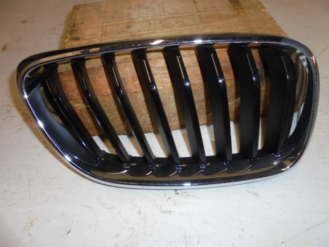 BMW_2er_M_Performance_Frontziergitter_Schwarz_hochglanz_F22_F23_51712336816_4_