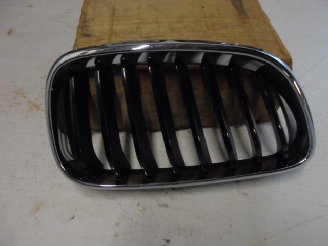 BMW_2er_M_Performance_Frontziergitter_Schwarz_hochglanz_F22_F23_51712336816_5_