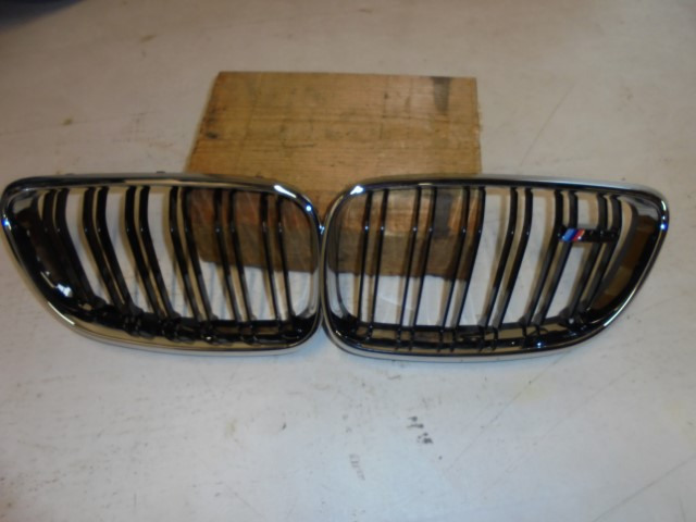 BMW_2er_Ziergitter_Front_links_und_rechts_F87_F87N_51138064143_51138064144_5_