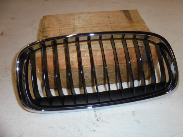 BMW_2er_Ziergitter_Front_rechts_F45_F46_51137300544_2_
