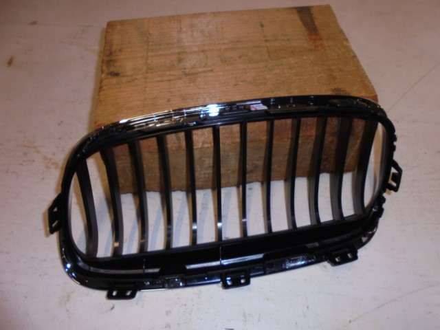 BMW_2er_Ziergitter_Front_rechts_F45_F46_51137300544_3_