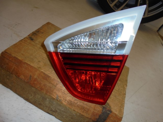 BMW_3er_Heckleuchte_Heckklappe_links_E90_63210406883_7_