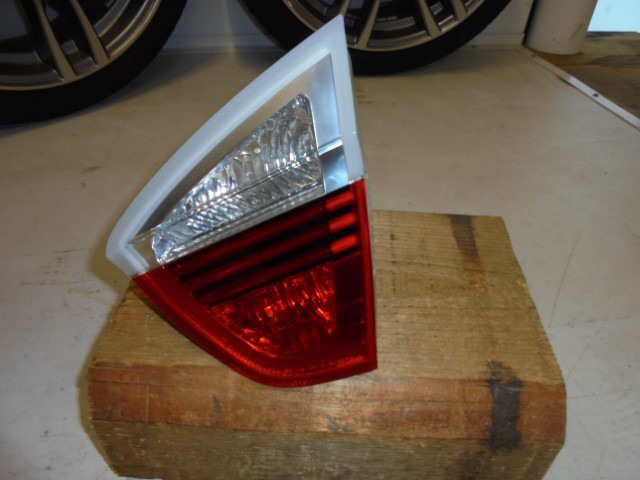 BMW_3er_Heckleuchte_Heckklappe_links_E90_63210406883_8_