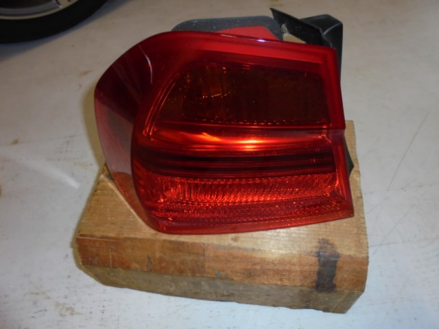 BMW_3er_Heckleuchte_Seitenwand_links_E90_63210406879_7_