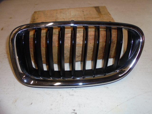 BMW_5er_M_Performance_Frontziergitter_Schwarz_5er_F10_F11_51712165528_2_