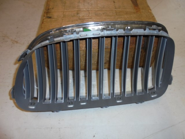 BMW_5er_Ziergitter_Front_rechts_F10_F11_51137203650_4_