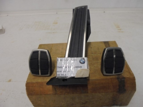 BMW_Edelstahlpedalauflagen_Schaltgetriebe_35000410099_1_