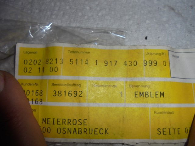 BMW_Emblem_geklebt_hinten_td_E28_E30_51141917430_3_