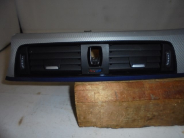 BMW_Frischluftgrill_Mitte_mit_optischen_M_ngeln_F31_F32_F33_F34_F36_F80_F82_F83_64229218552_4_