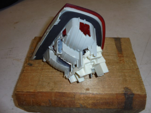 BMW_Heckleuchte_Heckklappe_rechts_E90_63210406884_4_