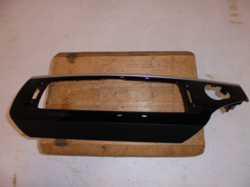 BMW_X3_Blende_I-Tafel_schwarz_gl_nzend_Mitte_F25_F26_51459329352_1_