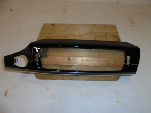 BMW_X3_Blende_I-Tafel_schwarz_gl_nzend_Mitte_F25_F26_51459329352_2_