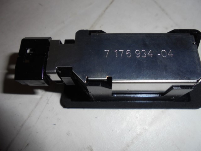 BMW_X5_Kennzeichenleuchte_E70_E71_E93_63267176934_2_