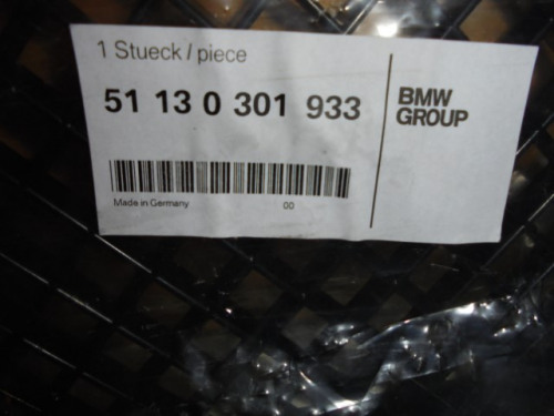 Gitter_Mitte_Frontsch_rze_1er_BMW_E81_E87_und_LCI_51130301933_4_