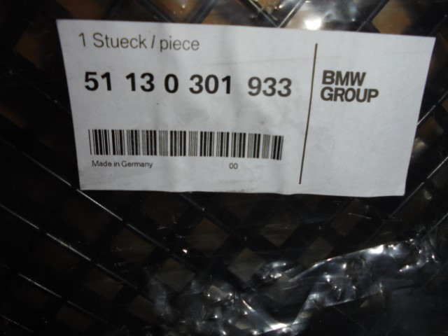 Gitter_Mitte_Frontsch_rze_1er_BMW_E81_E87_und_LCI_51130301933_4_