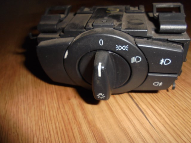 Lichtschalten_Bedieneinheit_Licht_f_r_BMW_1er_E87_E81_3er_E90_E91_X1_E84_6131_6932798_1_
