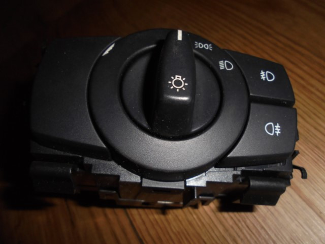 Lichtschalten_Bedieneinheit_Licht_f_r_BMW_1er_E87_E81_3er_E90_E91_X1_E84_6131_6932798_3_